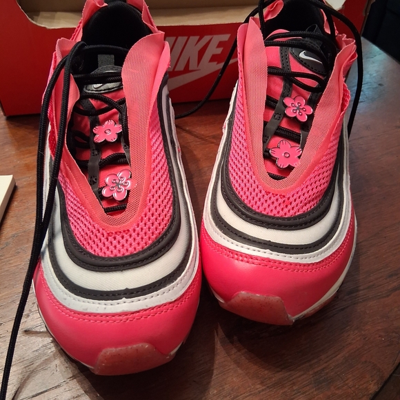 Nike Kids Vibrant Pink and Black Sneakers - Picture 1 of 2